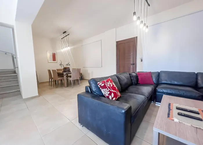 Pernera Seaside - Sun, Sea, Poolside Bliss 普罗塔拉斯