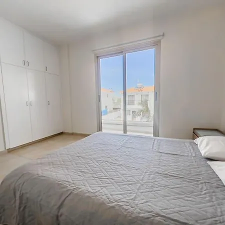 Вилла Pernera Seaside - Sun, Sea, Poolside Bliss